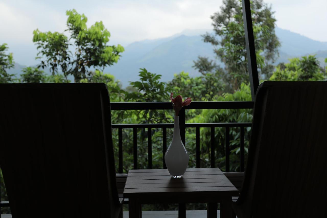 Sattva-The Awakening Garden Hotel Kakkadampoyil Buitenkant foto